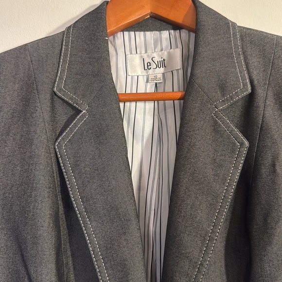 LE SUIT BLAZER GRAY W/WHITE STICH SIZE 10 IN EUC - Picture 2 of 5